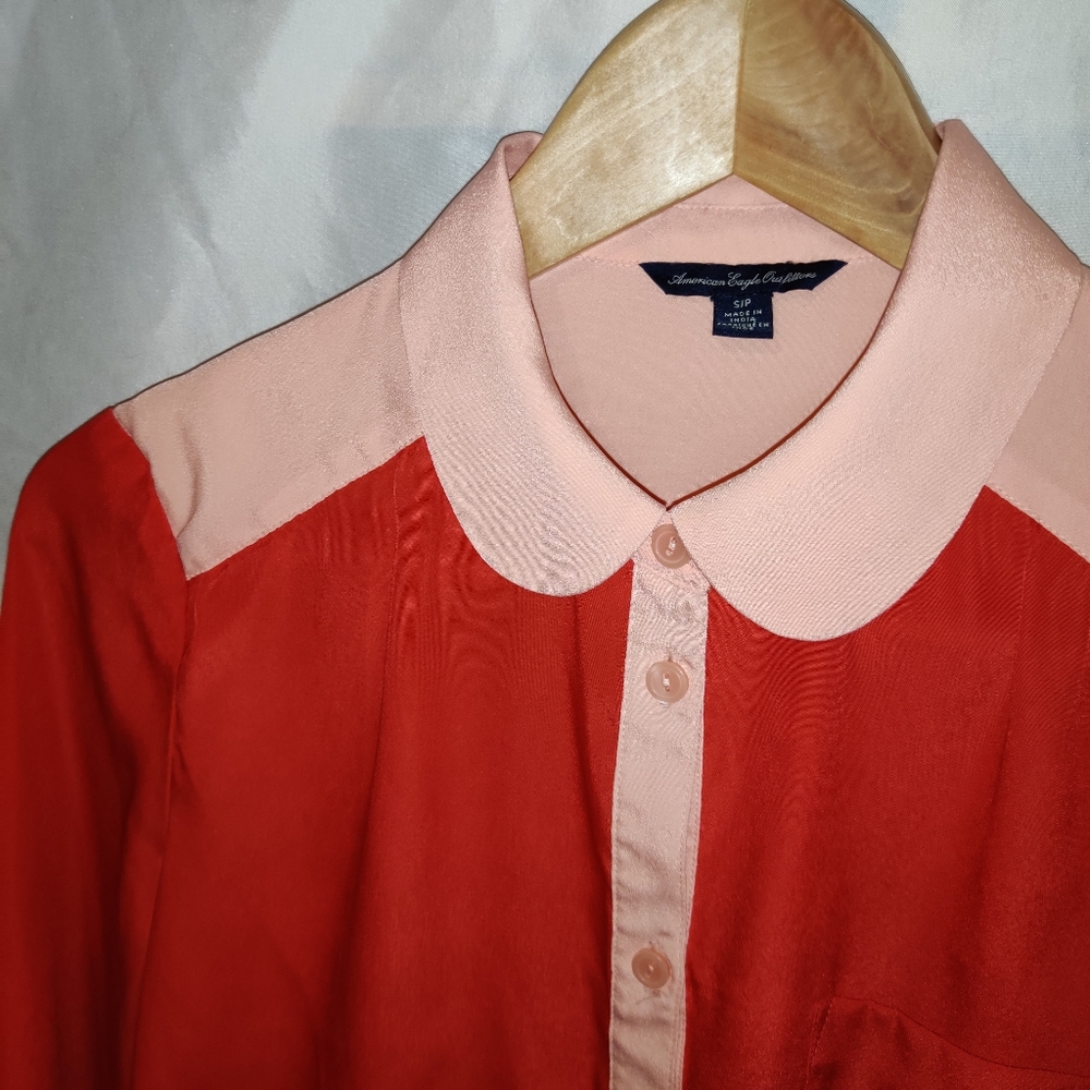 Two Tone Colorblock Collared Button Up Top - Picture 6 of 7